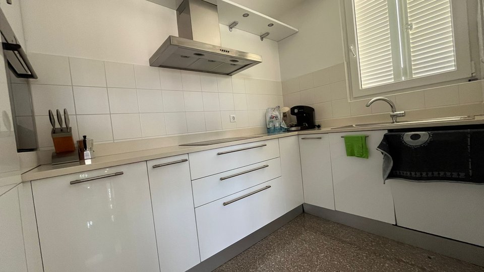 Stan, 100 m2, Prodaja, Novigrad