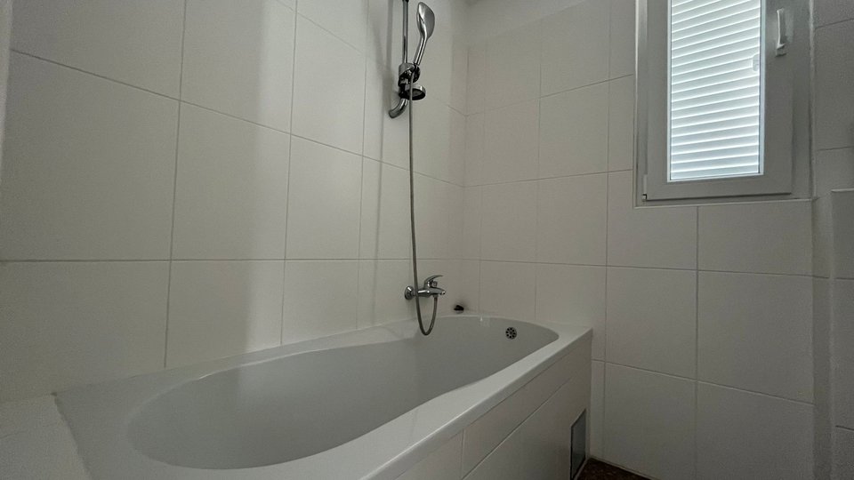 Stan, 100 m2, Prodaja, Novigrad